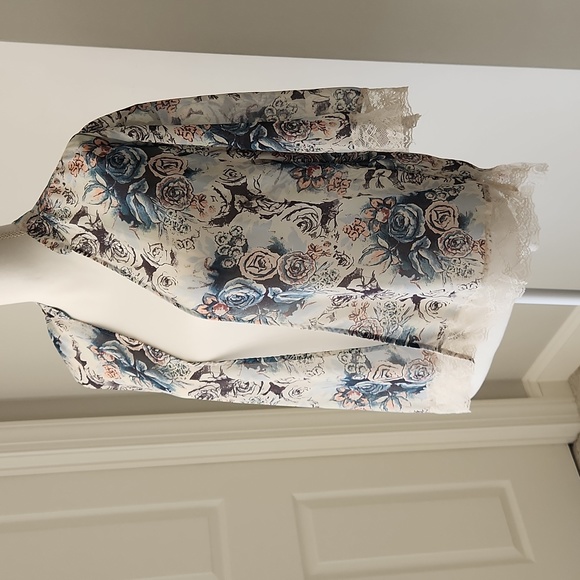 Wild Pearl Cover Up size small - Picture 2 of 7